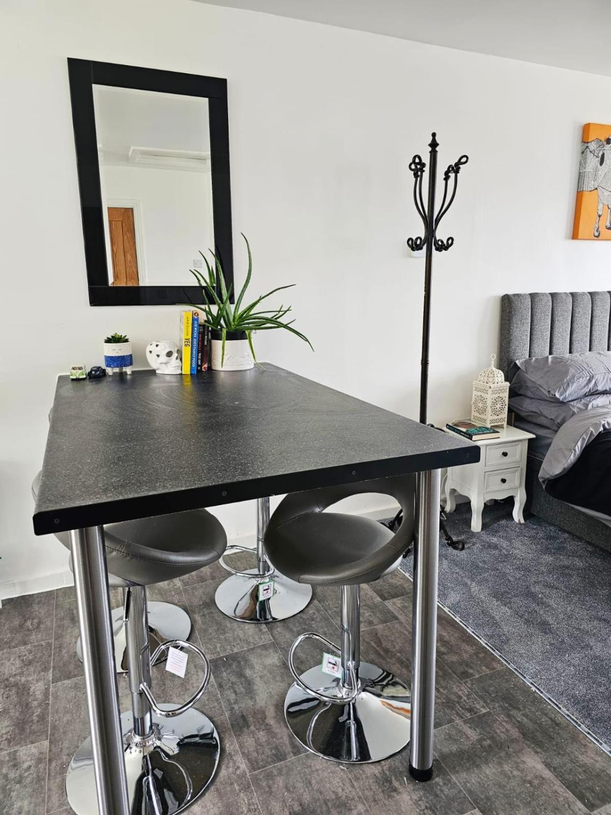 Modern Comfortable Quiet Self Contained Apartments Brackley  Extérieur photo